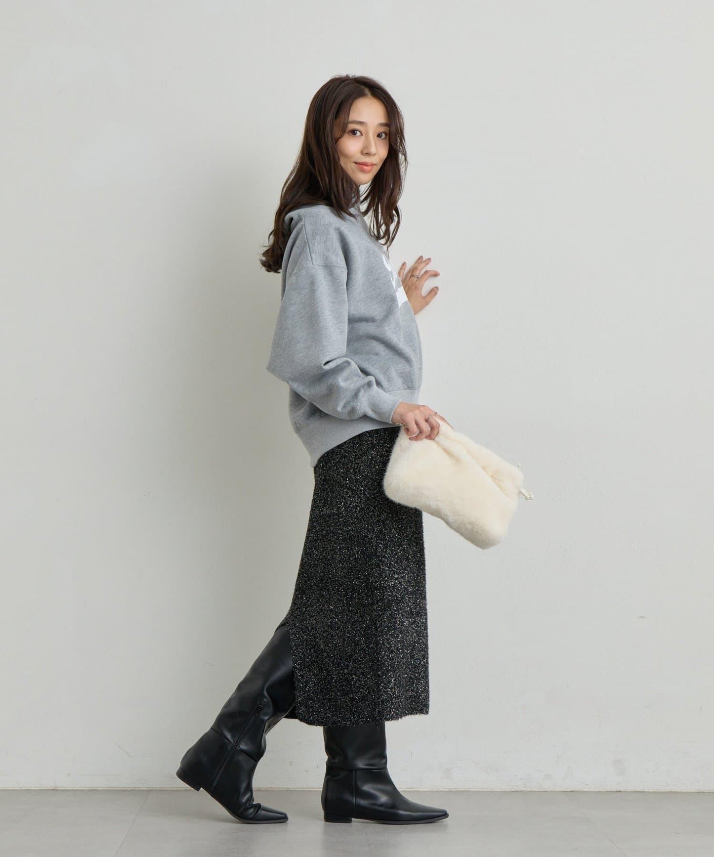 增添華麗感薄膜亮片針織修身半身裙