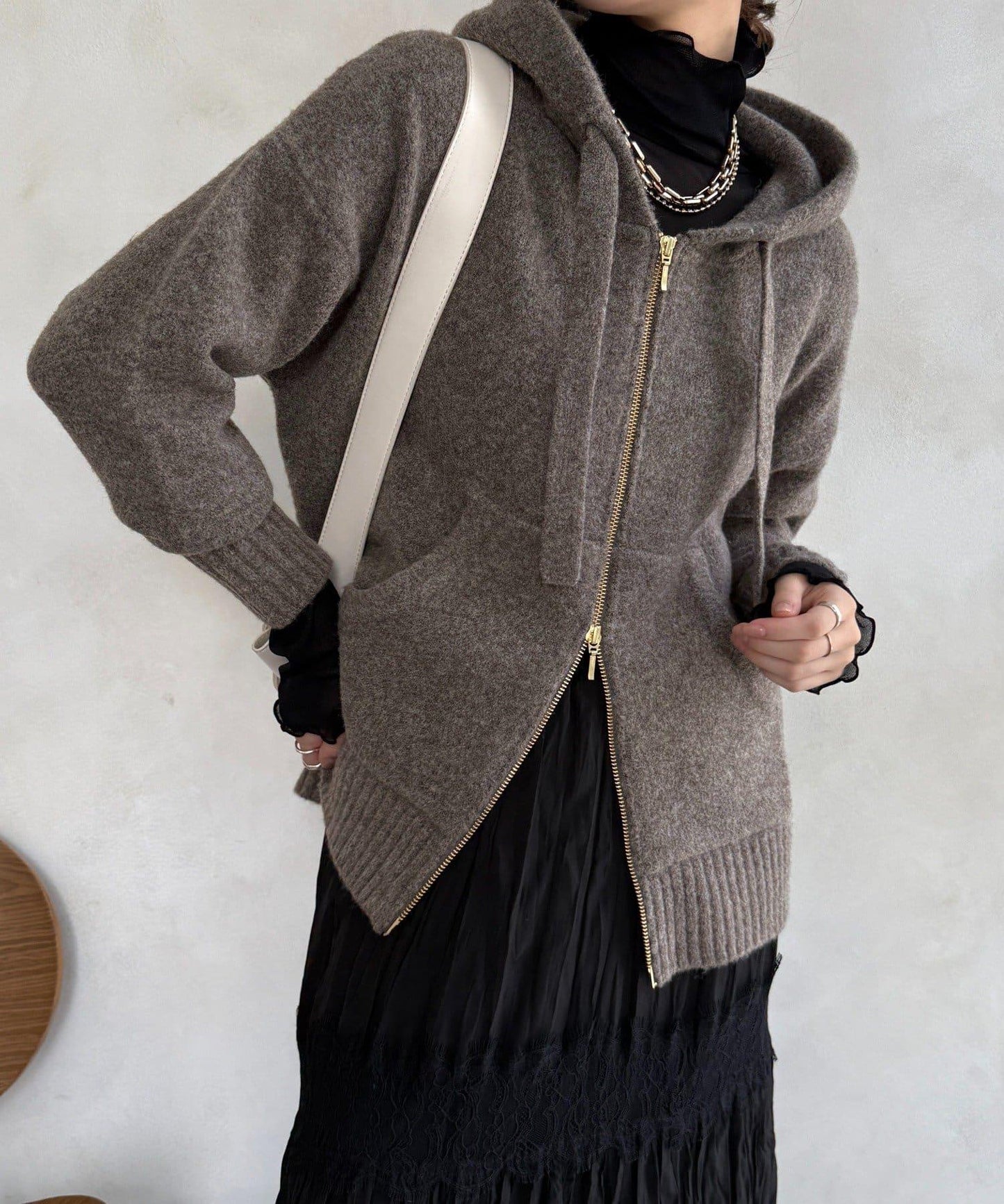 絨毛紗線拉鍊連帽衫