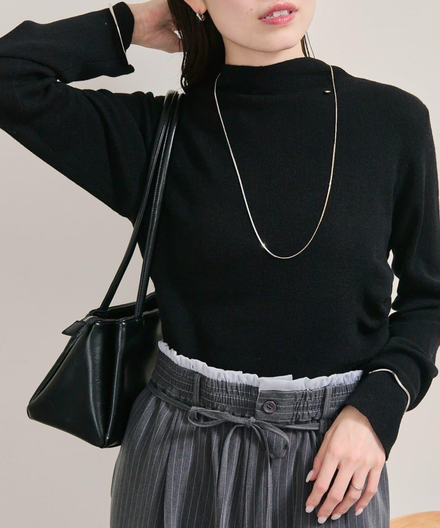 帶飾牌高領針織衫