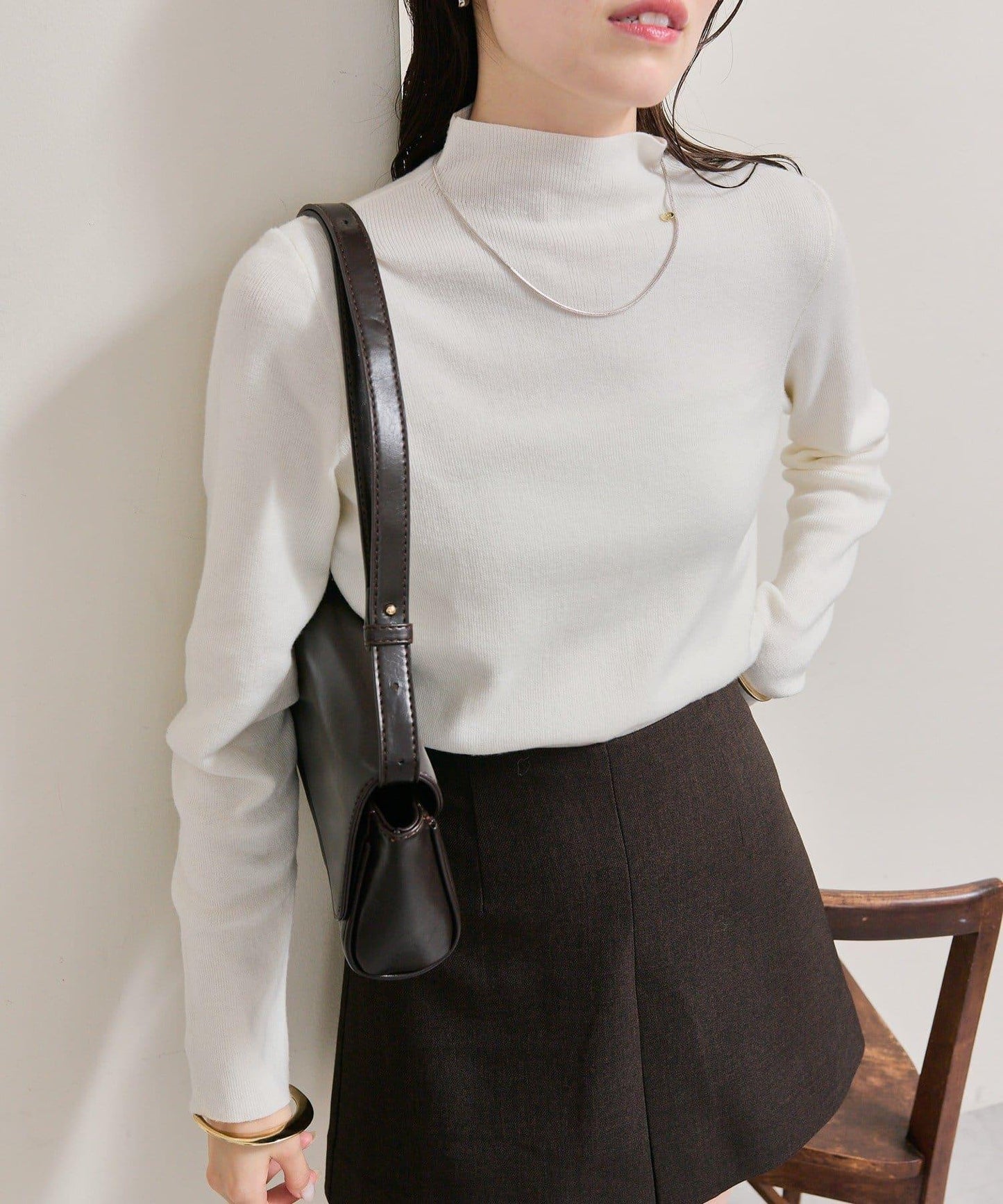 帶飾牌高領針織衫