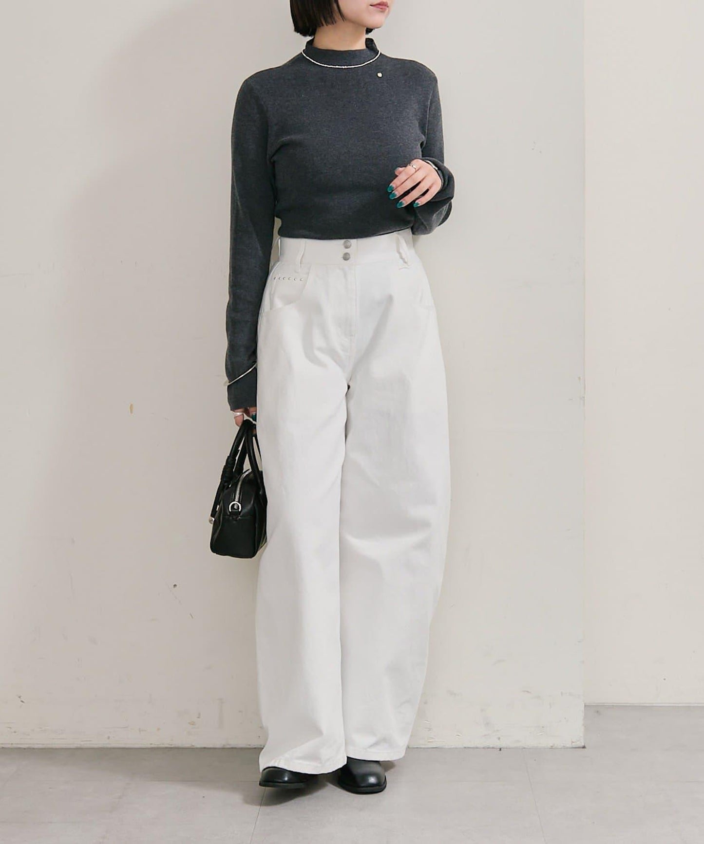 帶飾牌高領針織衫