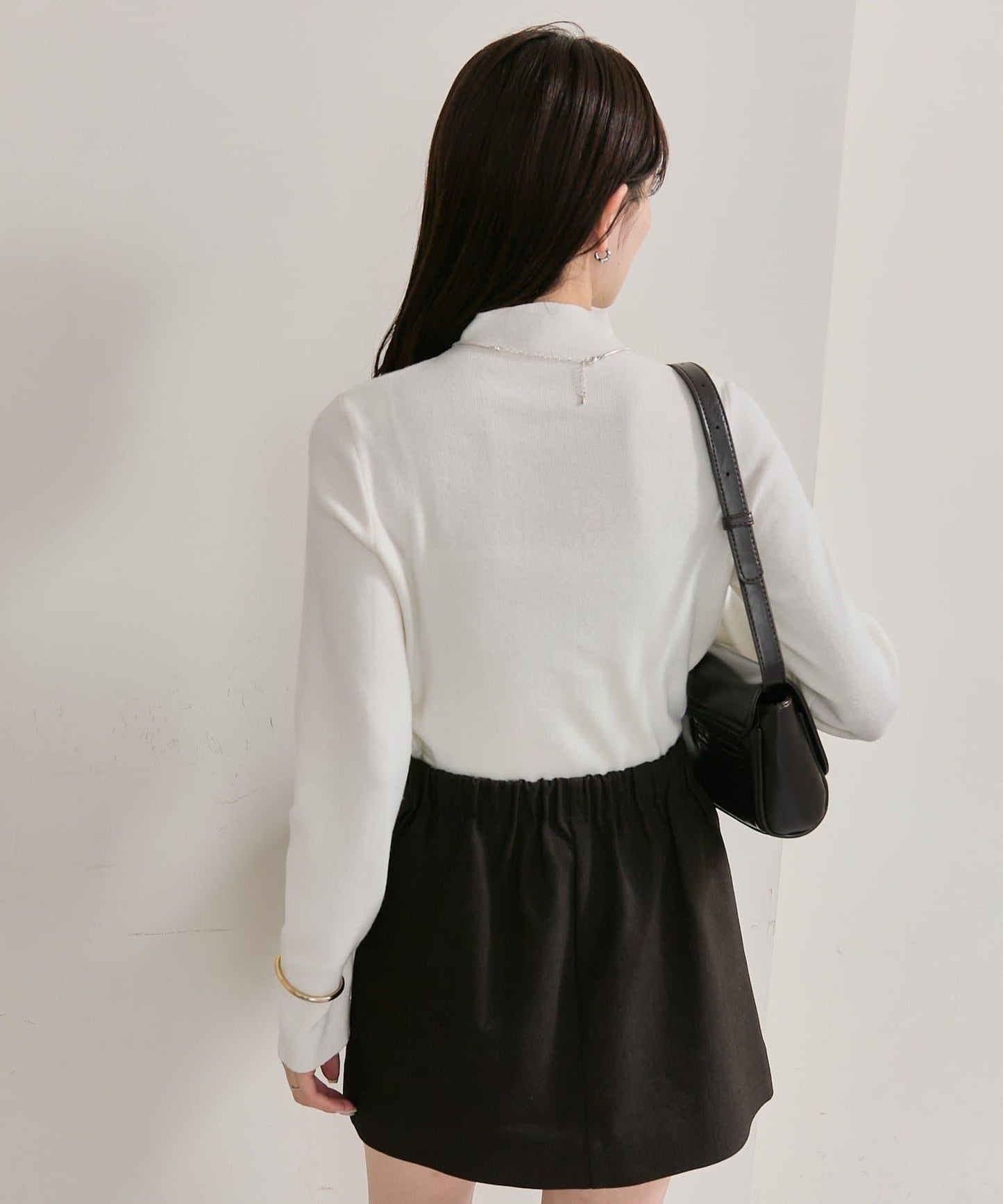 帶飾牌高領針織衫