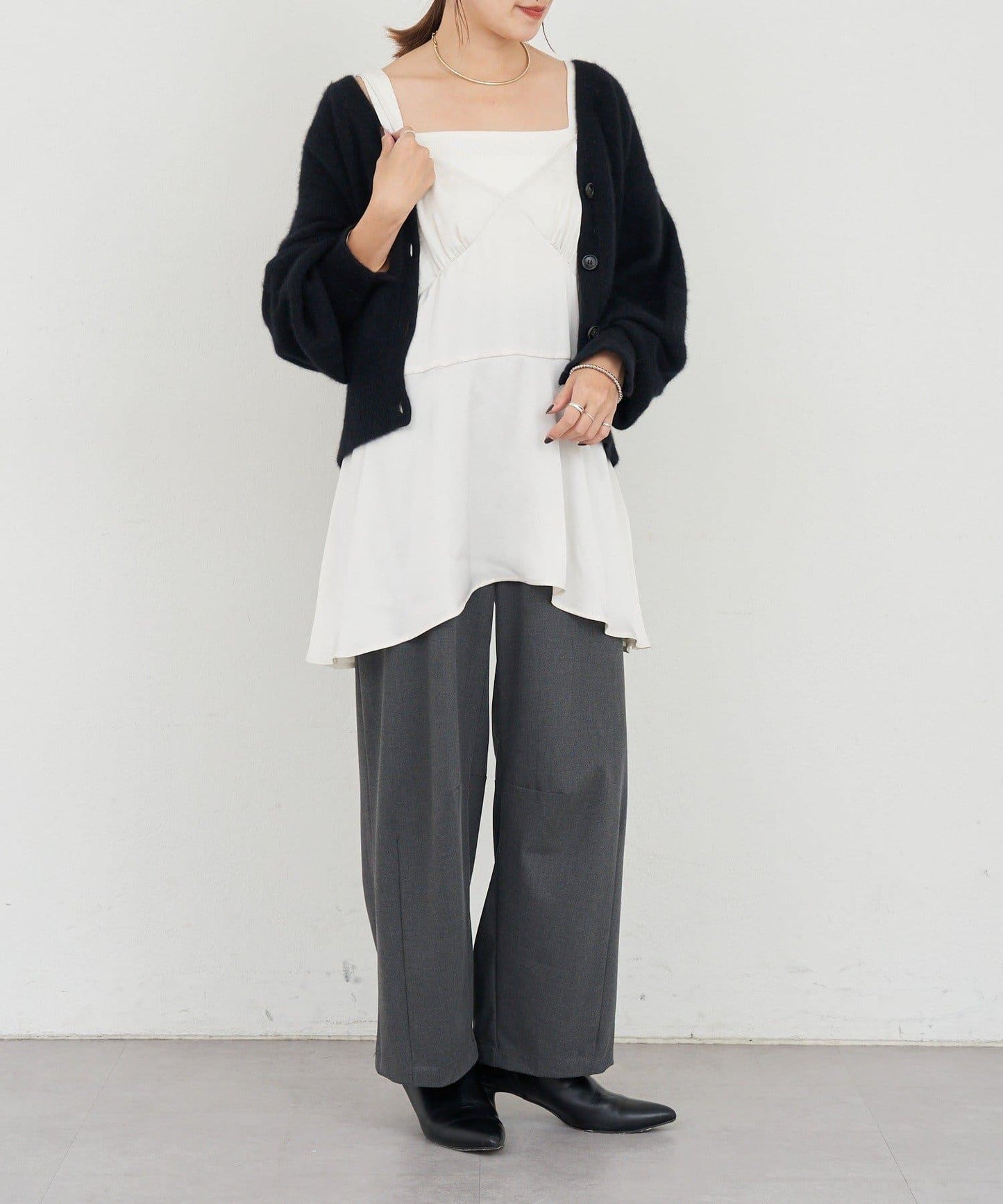 不規則下襬吊帶背心