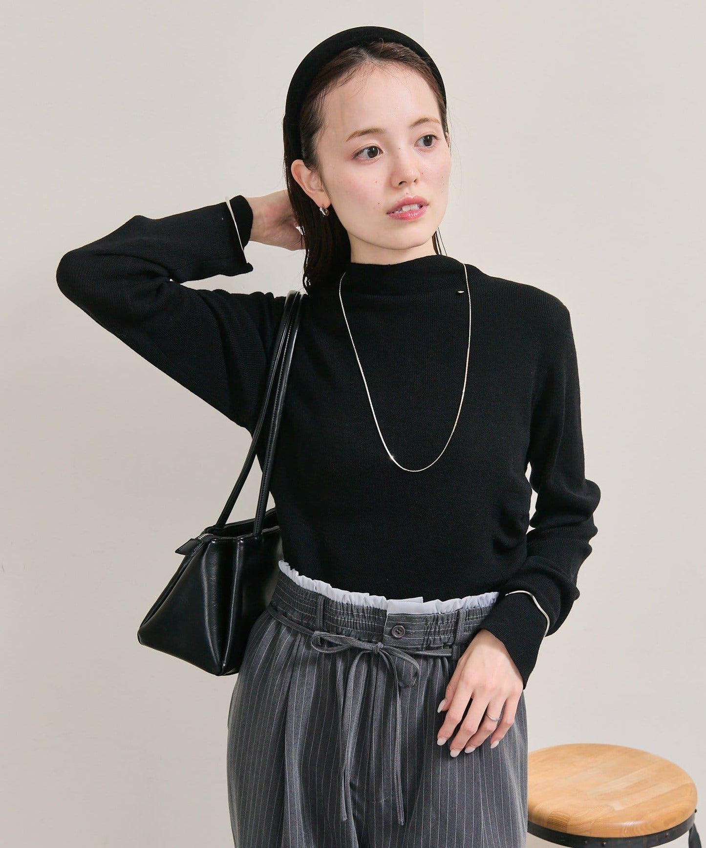 帶飾牌高領針織衫