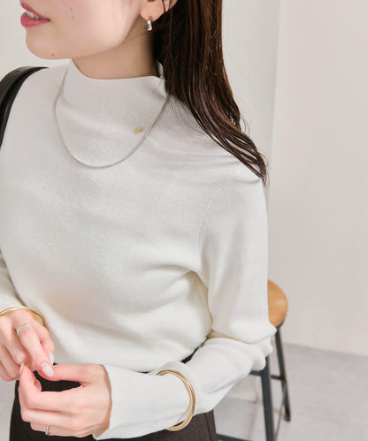 帶飾牌高領針織衫