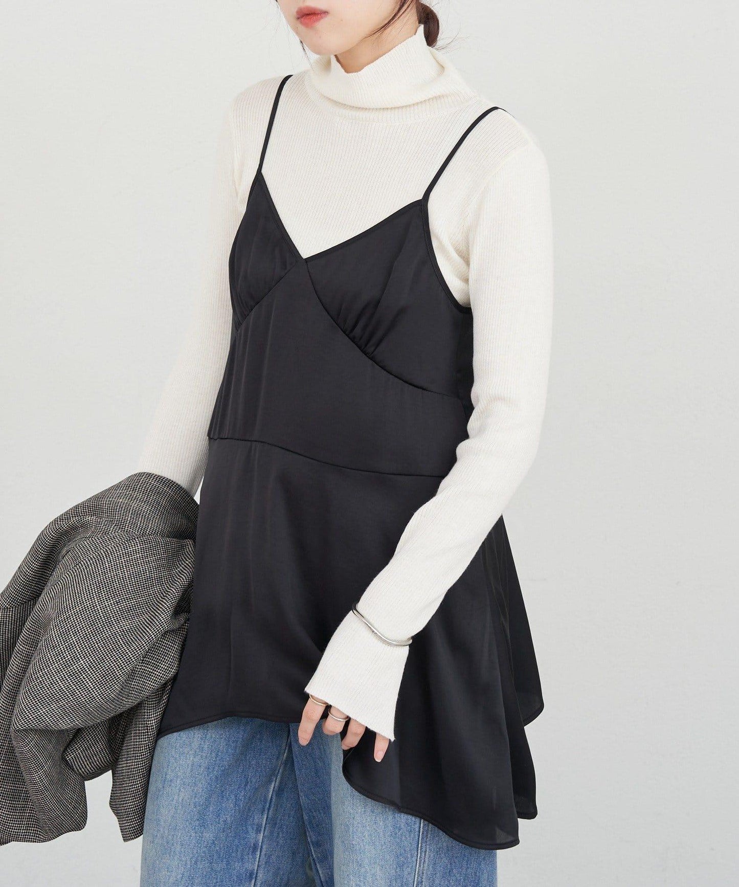 不規則下襬吊帶背心