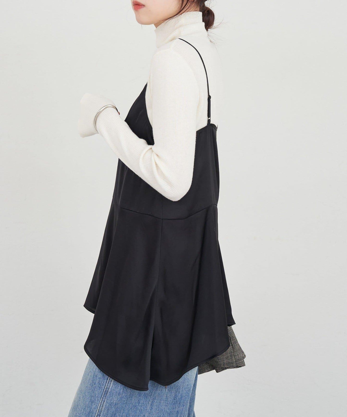 不規則下襬吊帶背心