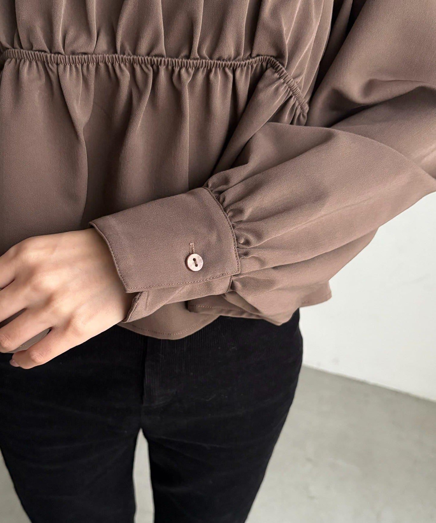 【前後兩穿設計】方領泡泡袖襯衫