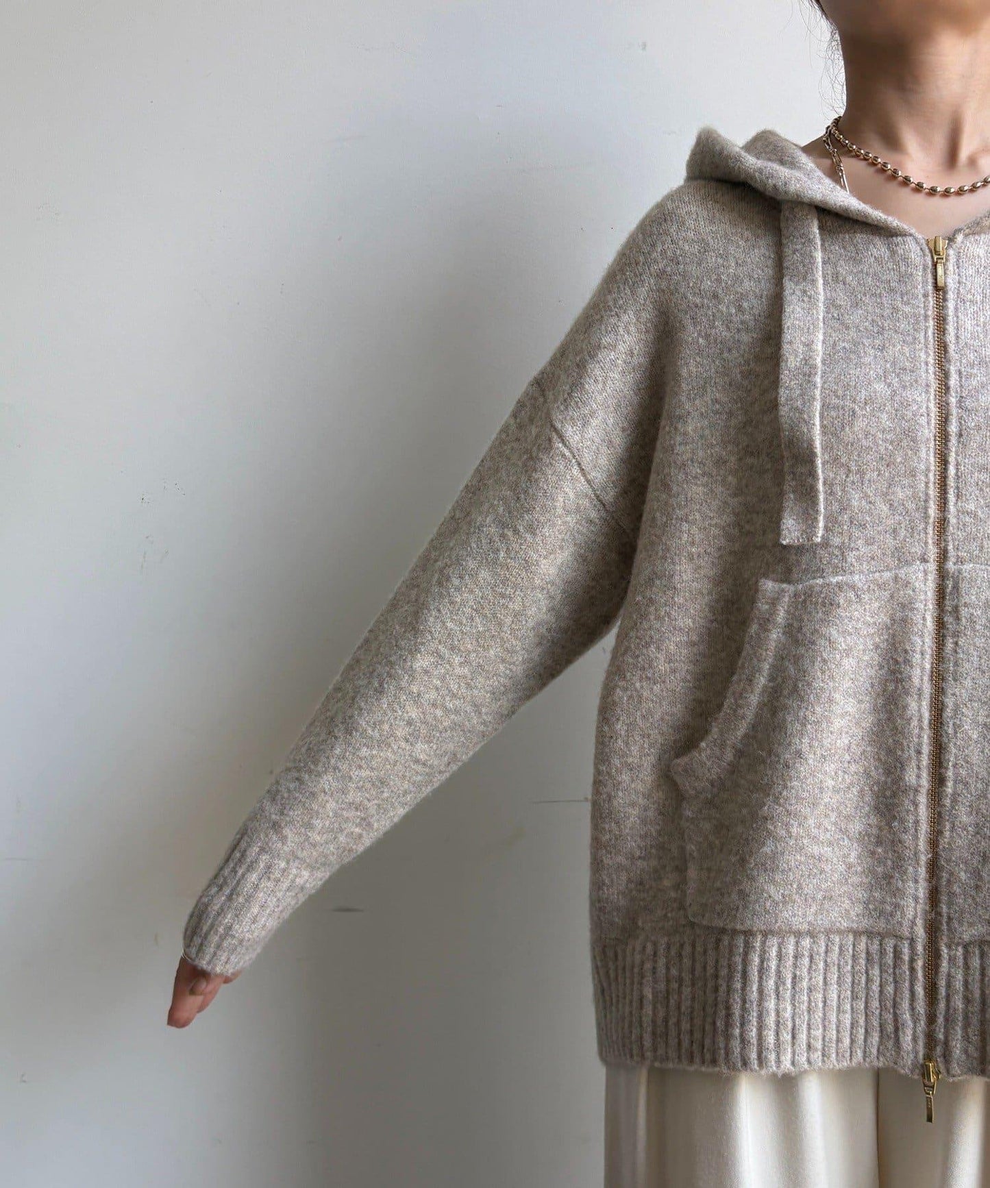 絨毛紗線拉鍊連帽衫