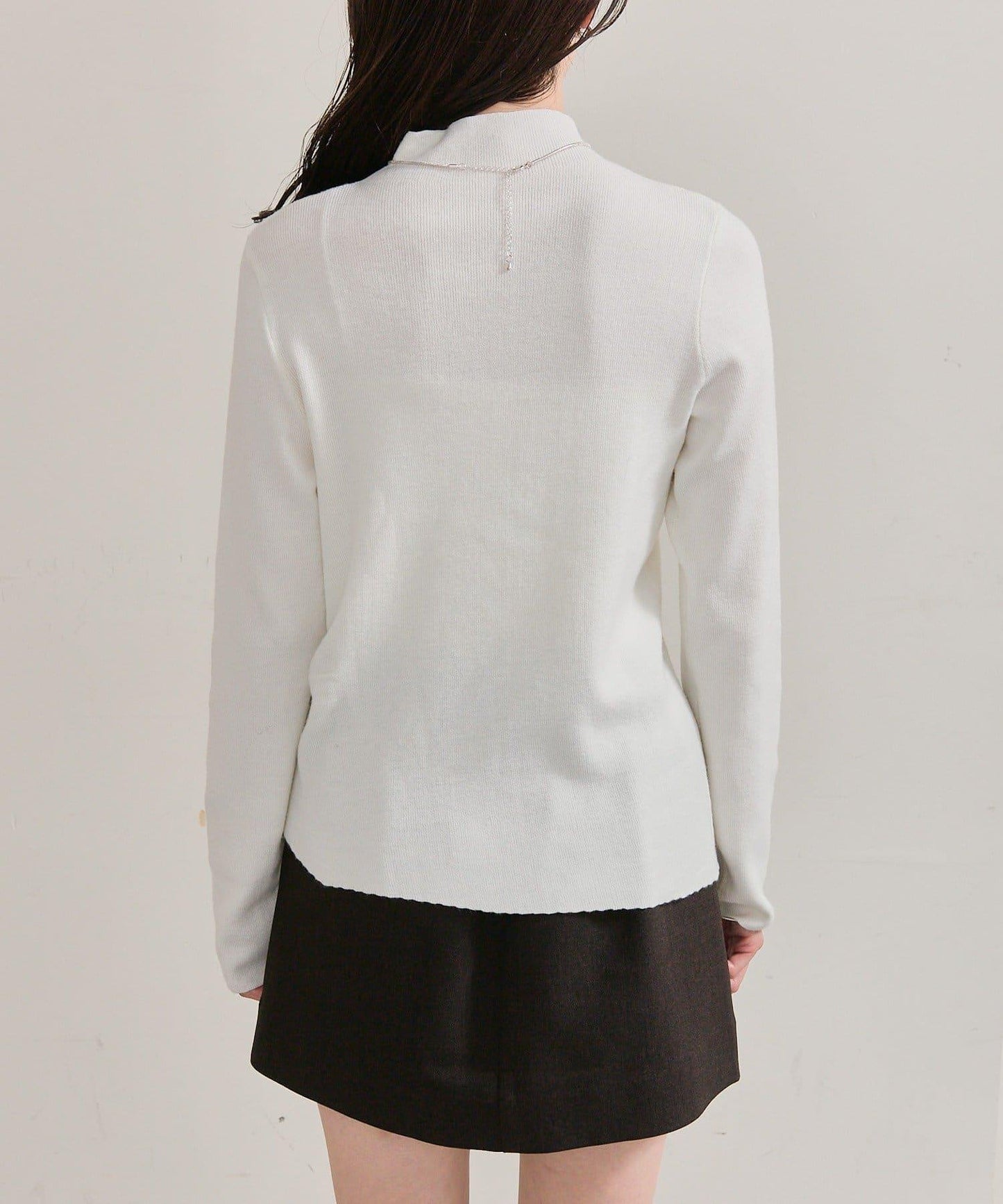 帶飾牌高領針織衫