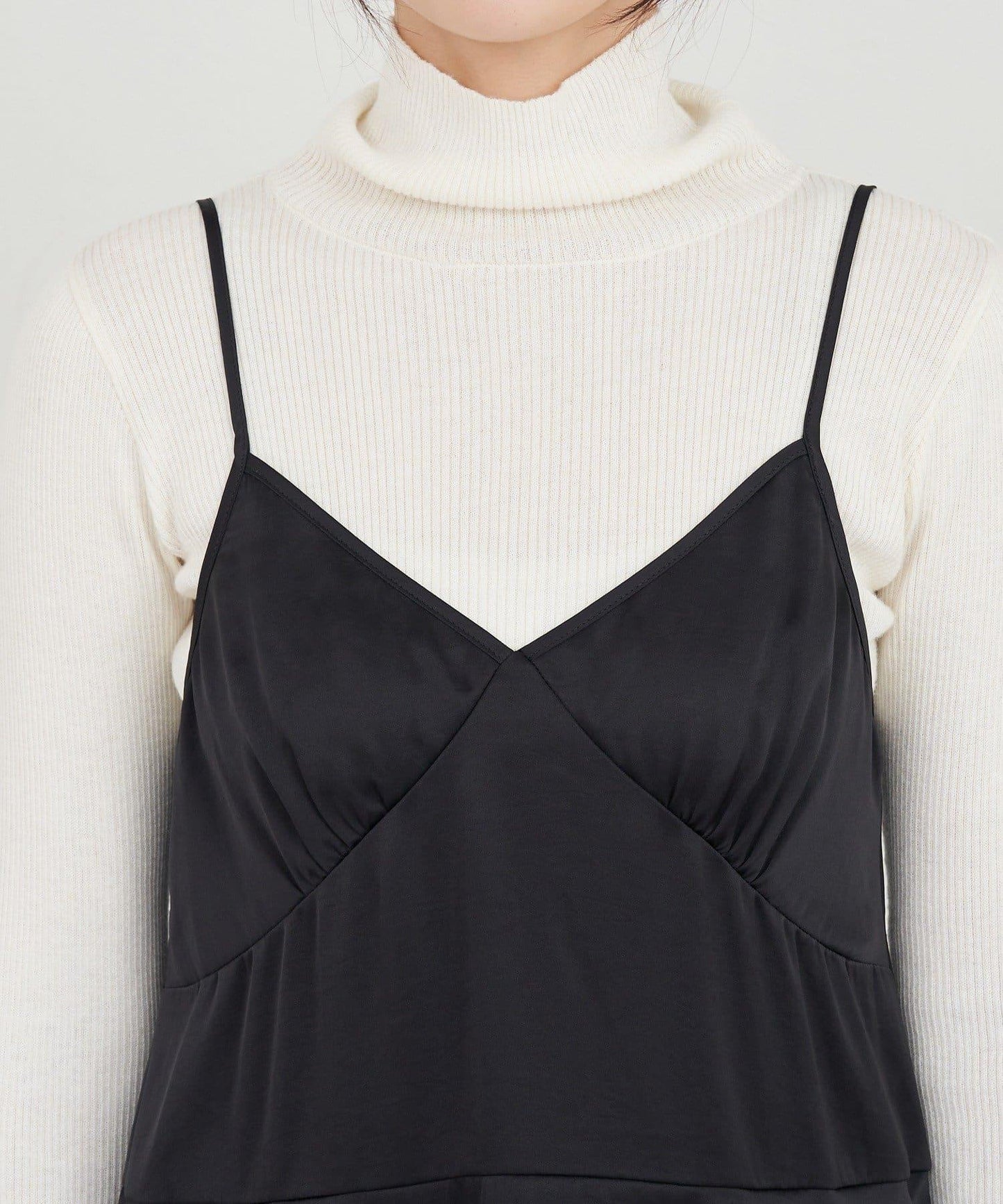 不規則下襬吊帶背心