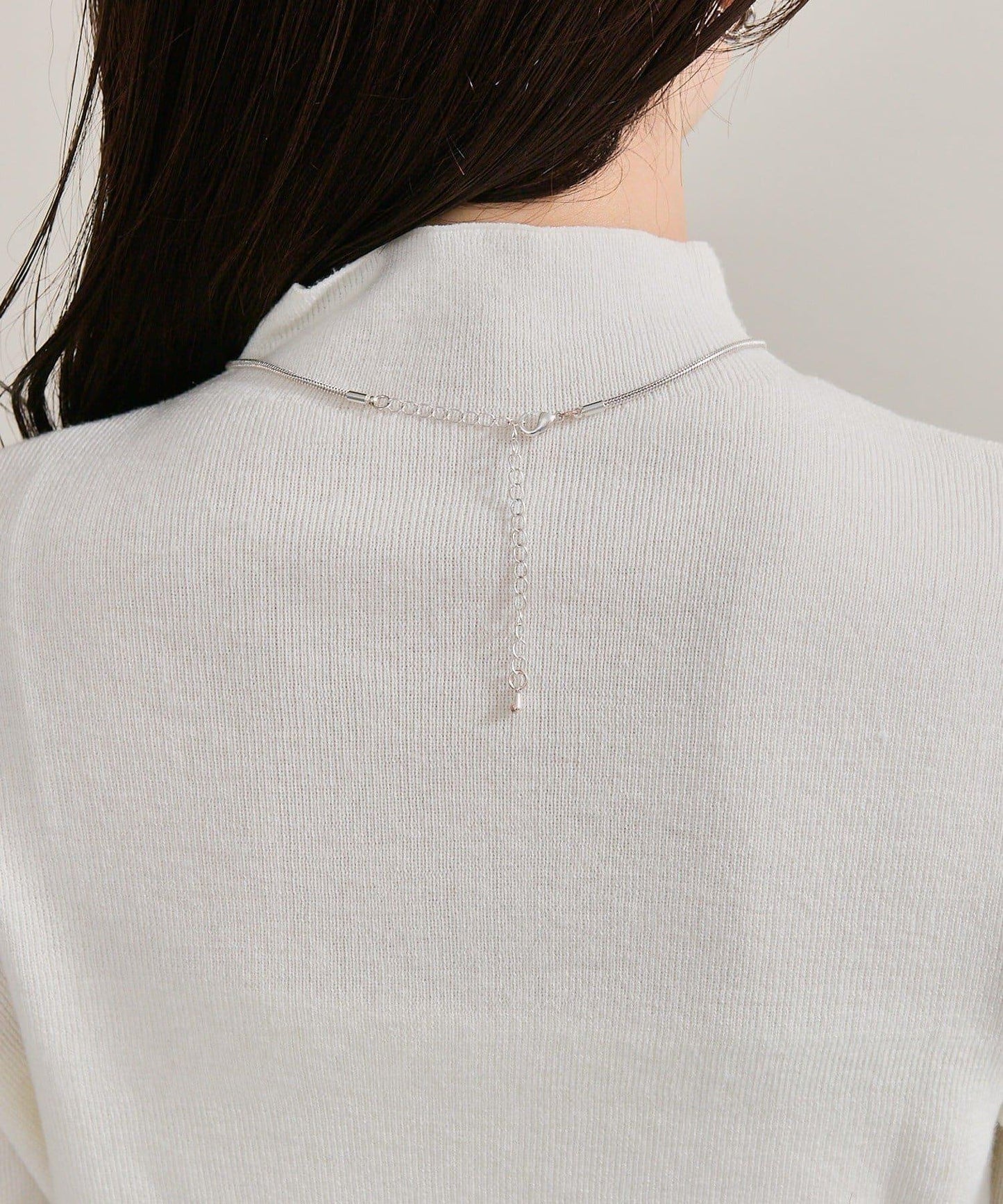 帶飾牌高領針織衫