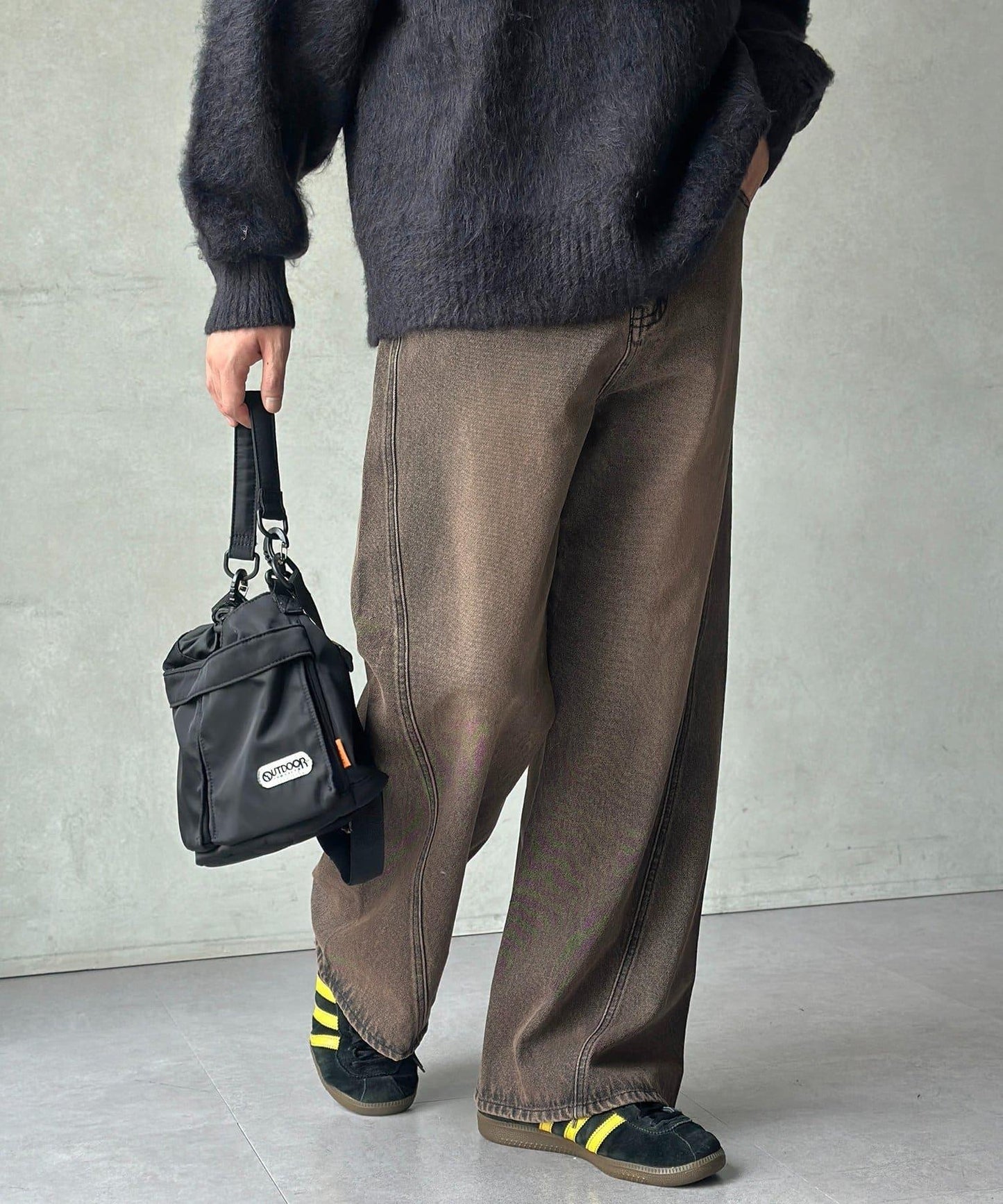 立體剪裁微喇牛仔褲