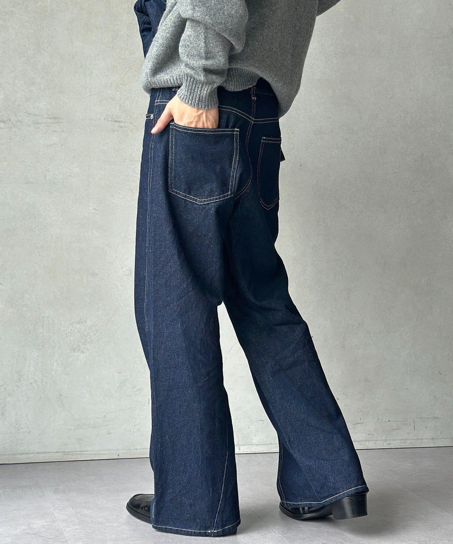 立體剪裁微喇牛仔褲