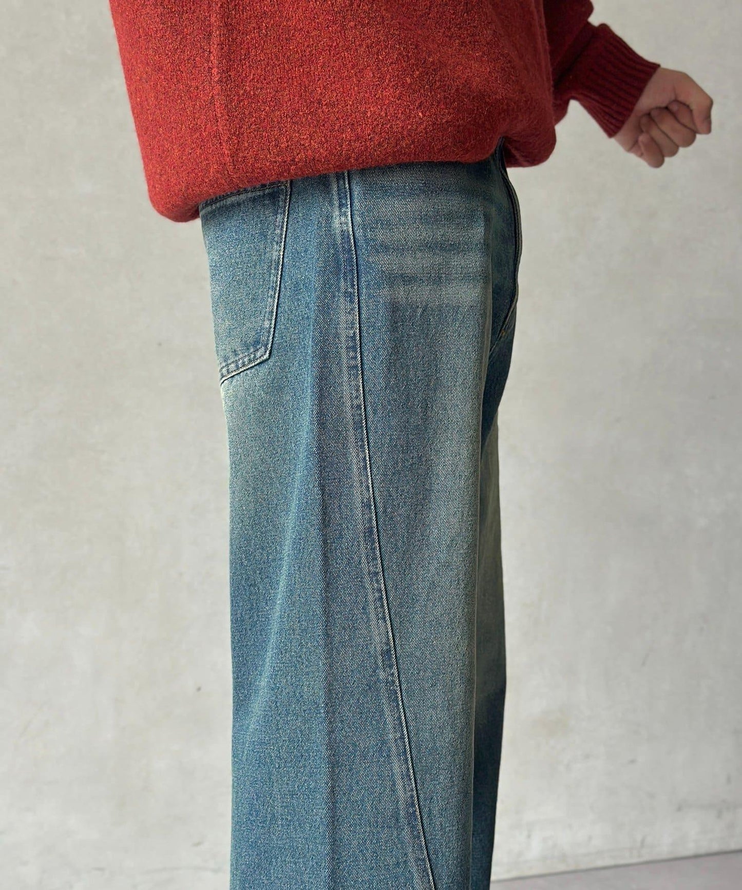 立體剪裁微喇牛仔褲