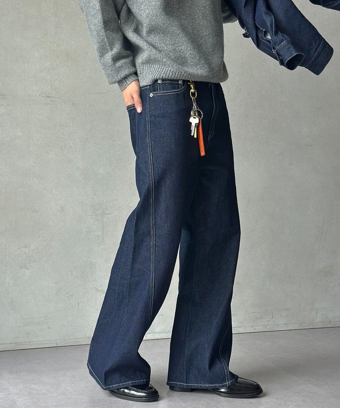 立體剪裁微喇牛仔褲