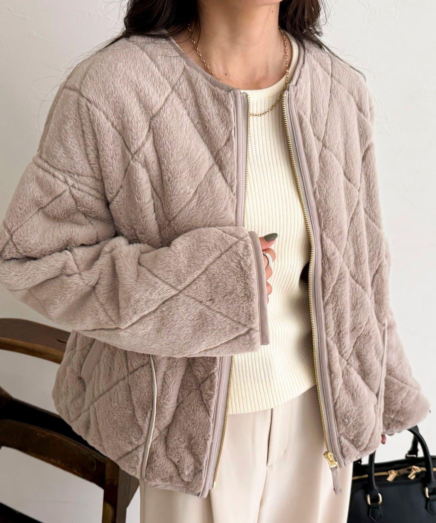 毛絨絎縫拉鍊大衣