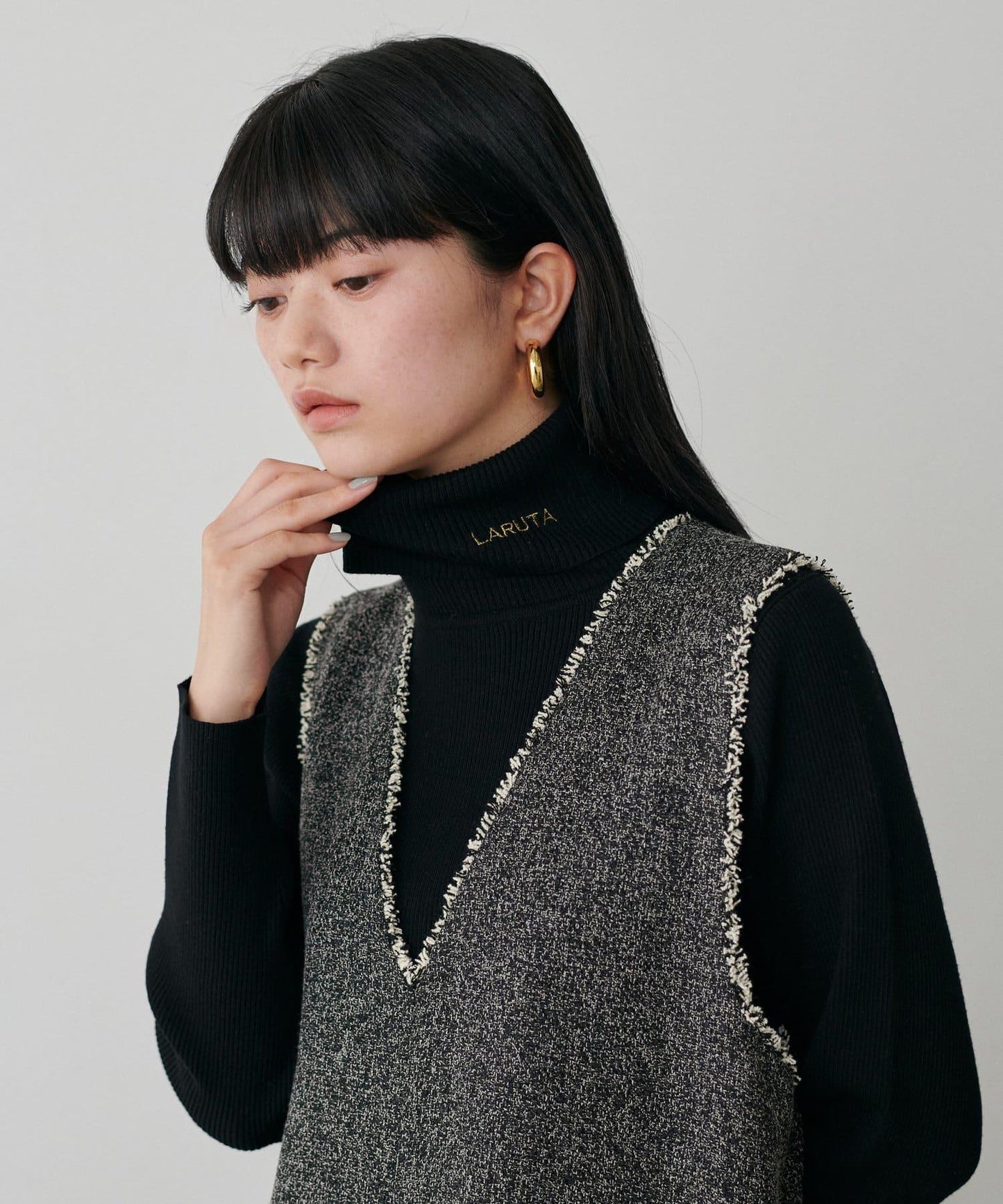 LARUTA標誌刺繡羅紋高領衫