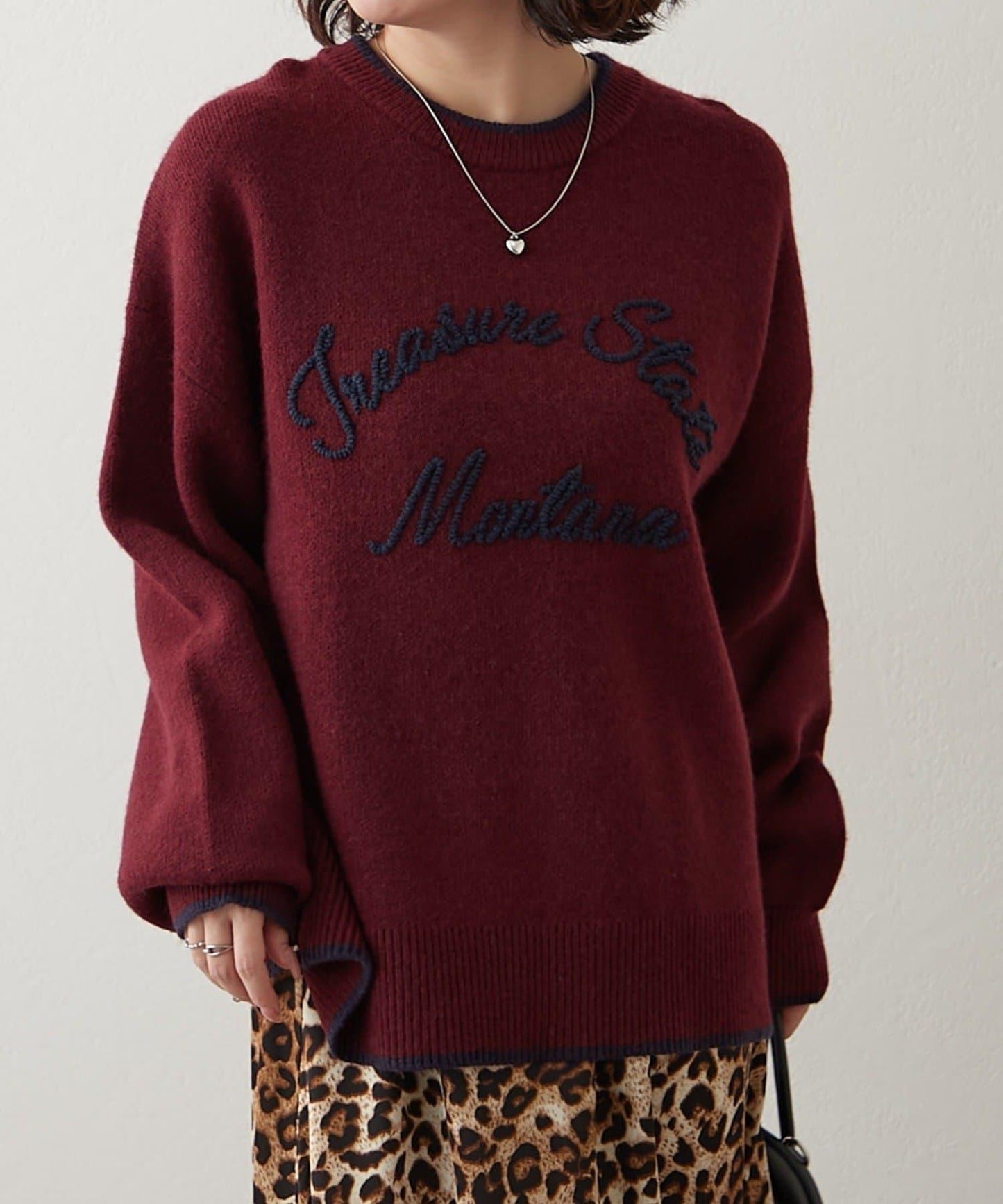 【NAO】繡花字母標誌套頭衫