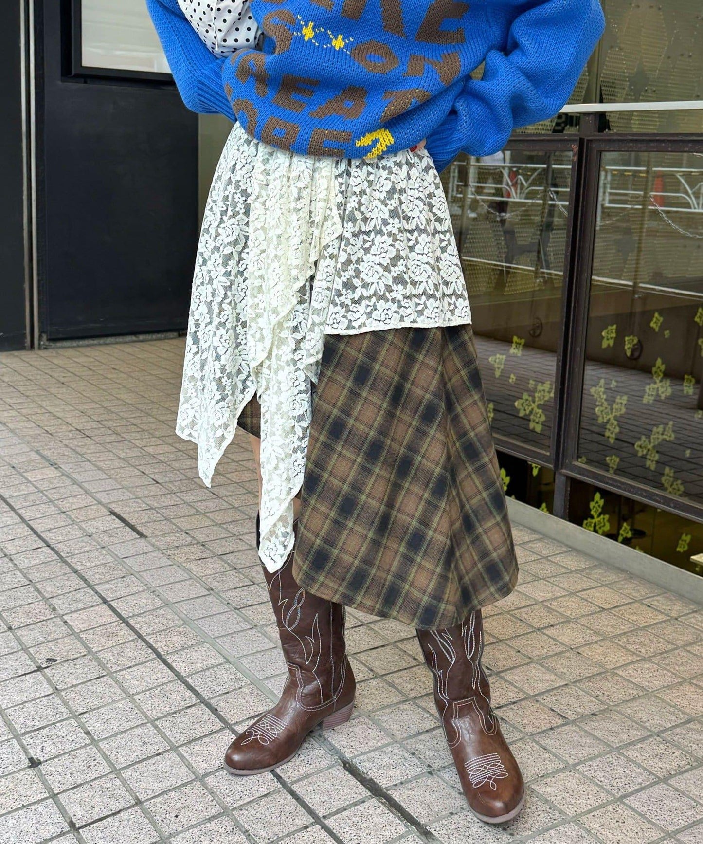 蕾絲拼接格紋不規則中長裙