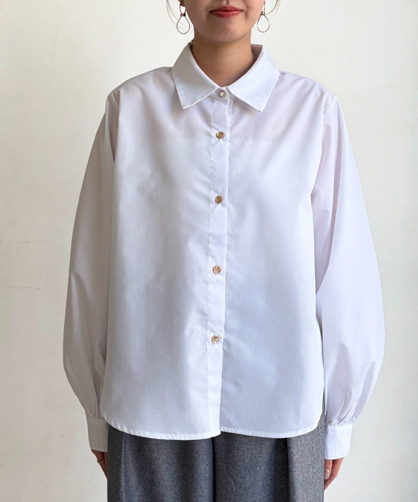 珠飾紐扣襯衫