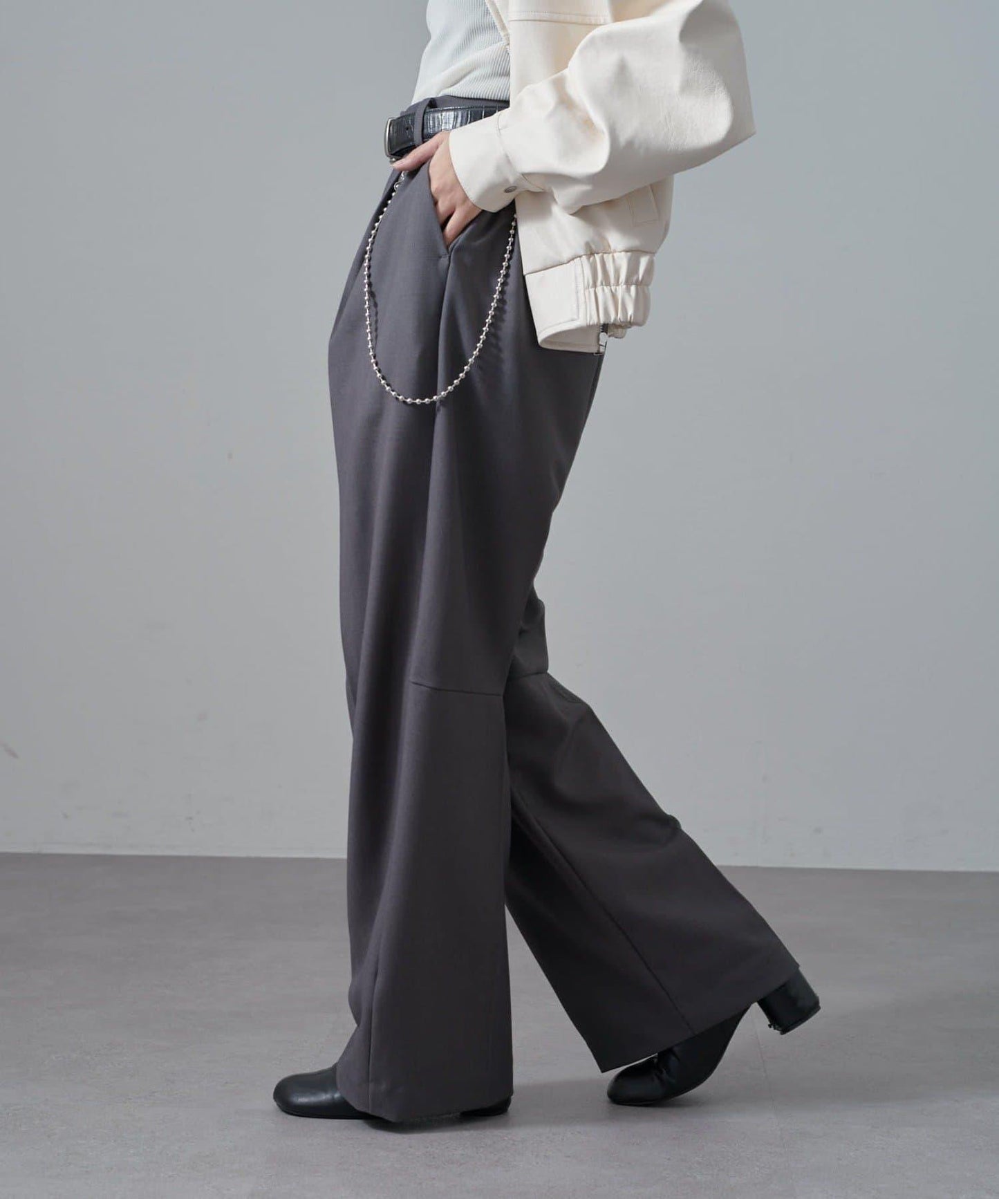 後背拼接鏈條裝飾休閒長褲