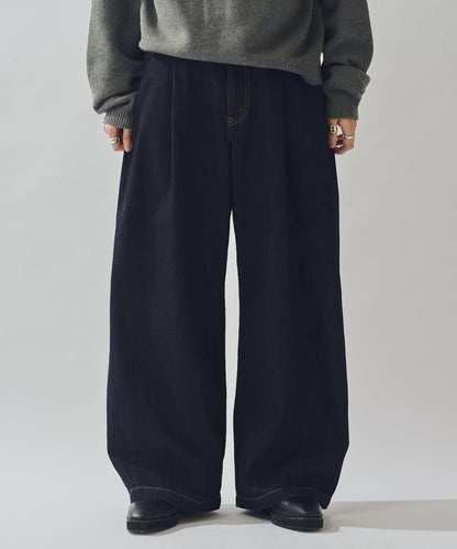 硬挺直筒牛仔褲