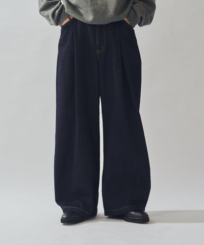 硬挺直筒牛仔褲