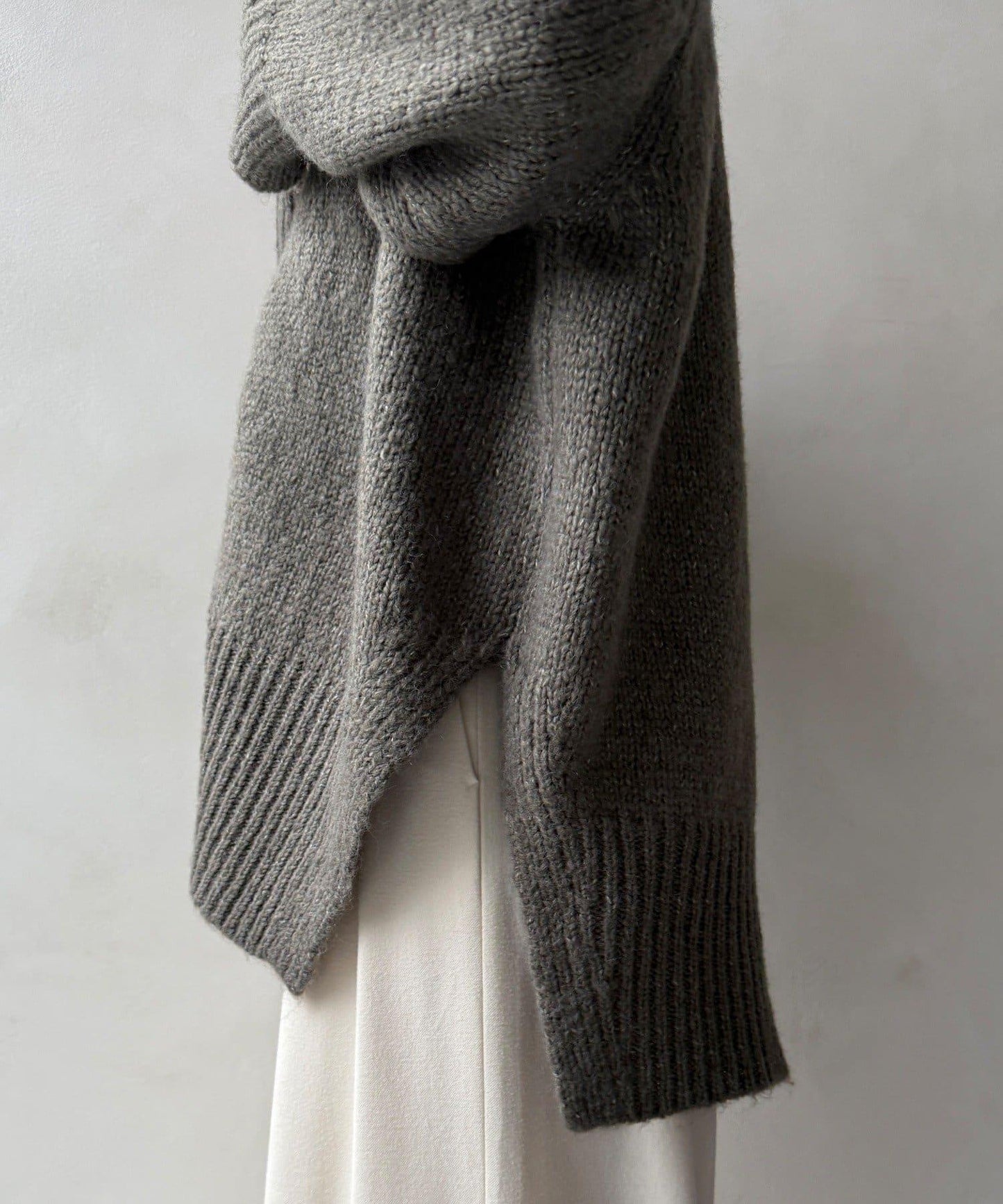 寬鬆版型V領針織開衫