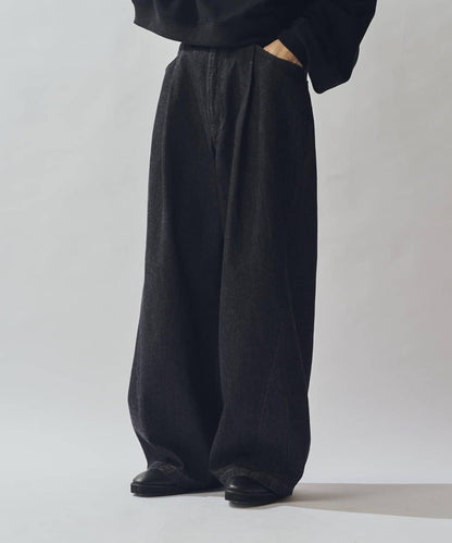 硬挺直筒牛仔褲