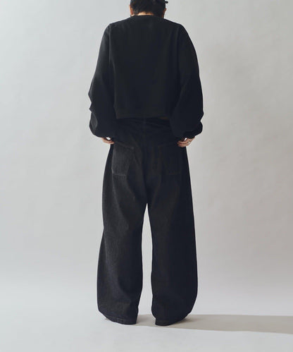 硬挺直筒牛仔褲