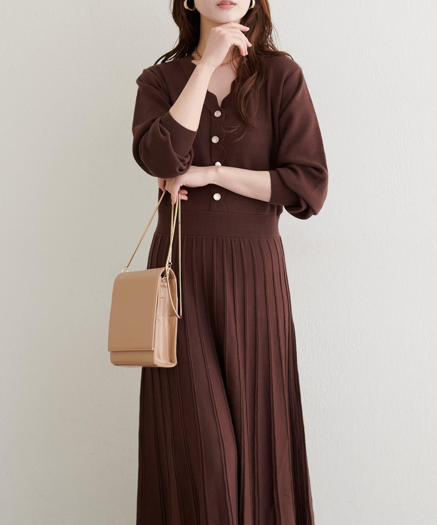 荷葉邊褶皺針織連衣裙