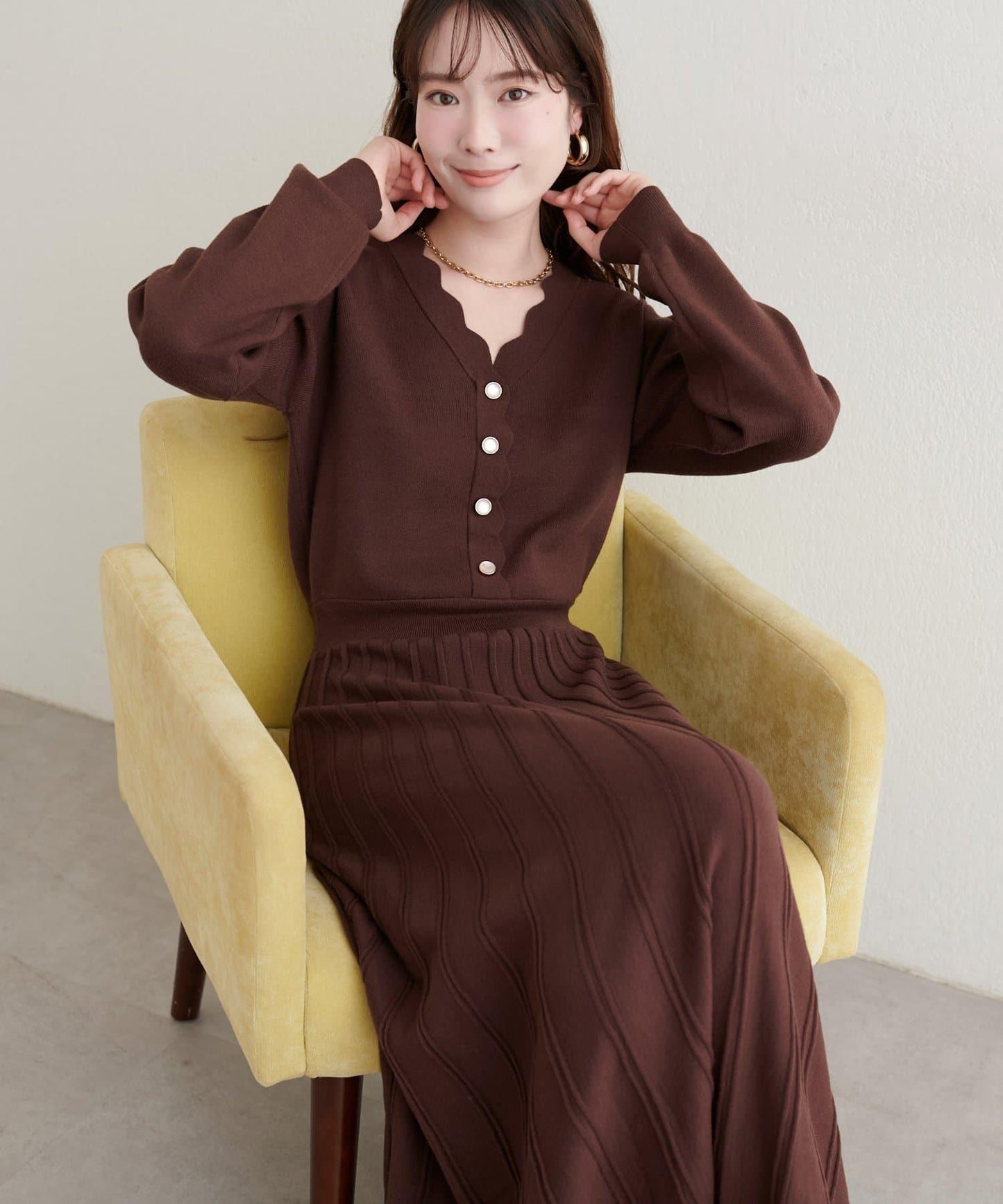 荷葉邊褶皺針織連衣裙