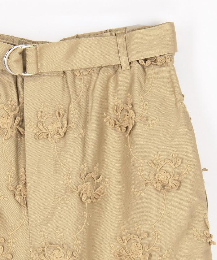 3D刺繡斜紋休閒褲