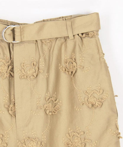 3D刺繡斜紋休閒褲