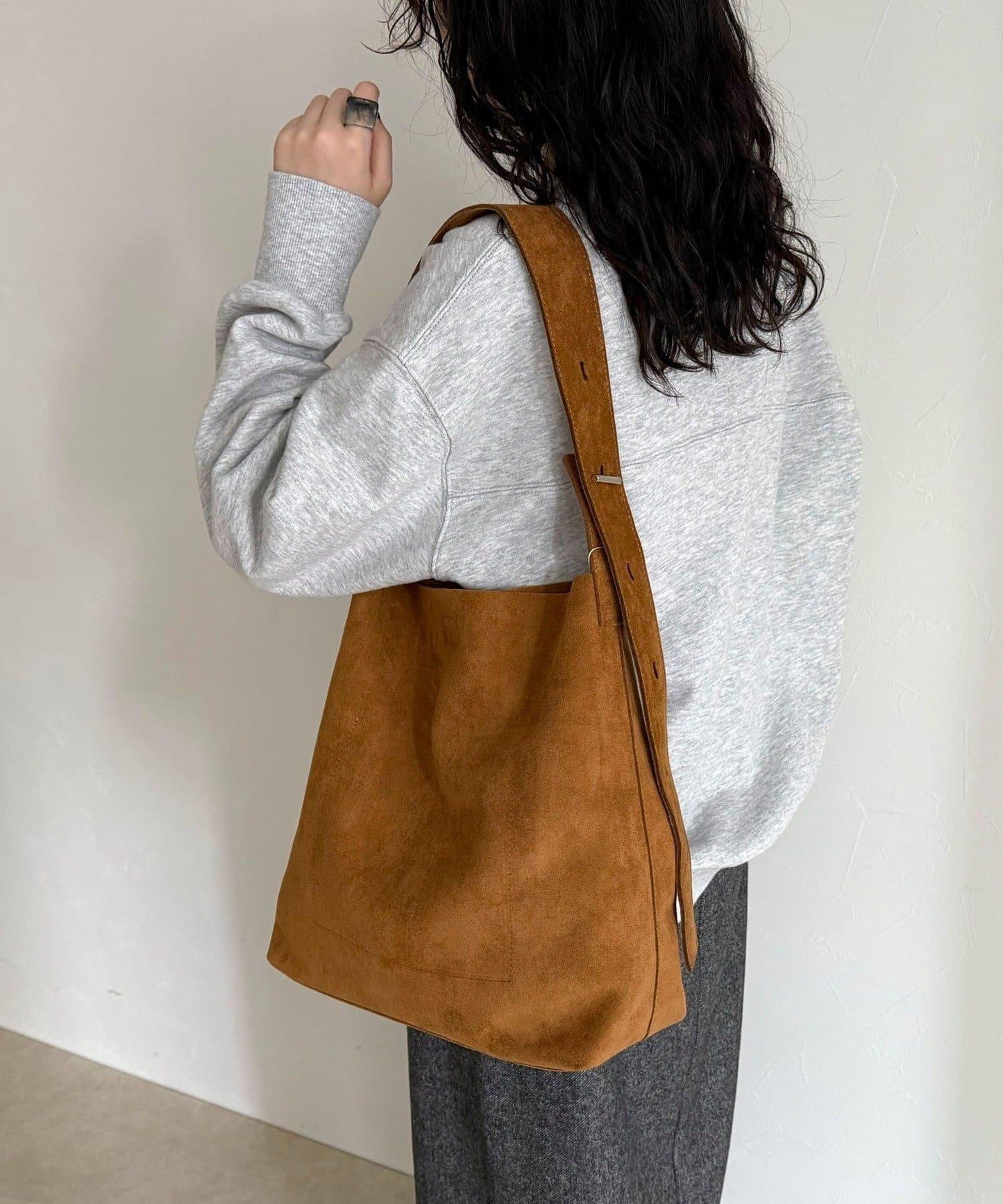 仿麂皮可調節單肩包