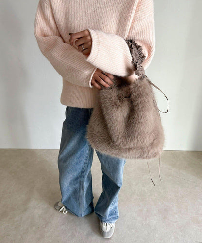 褶皺手柄仿皮草單肩包