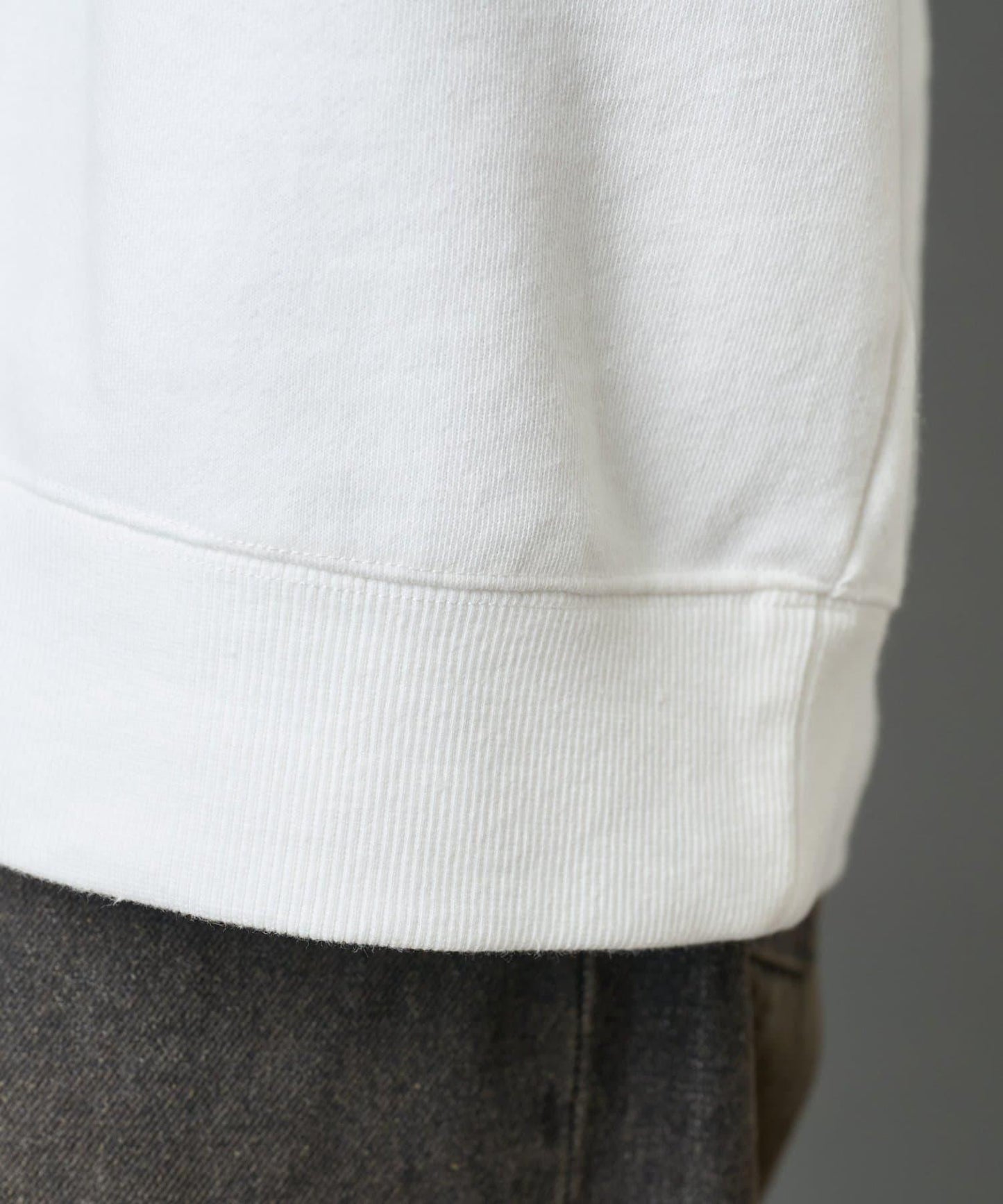 條形碼刺繡圓領衛衣