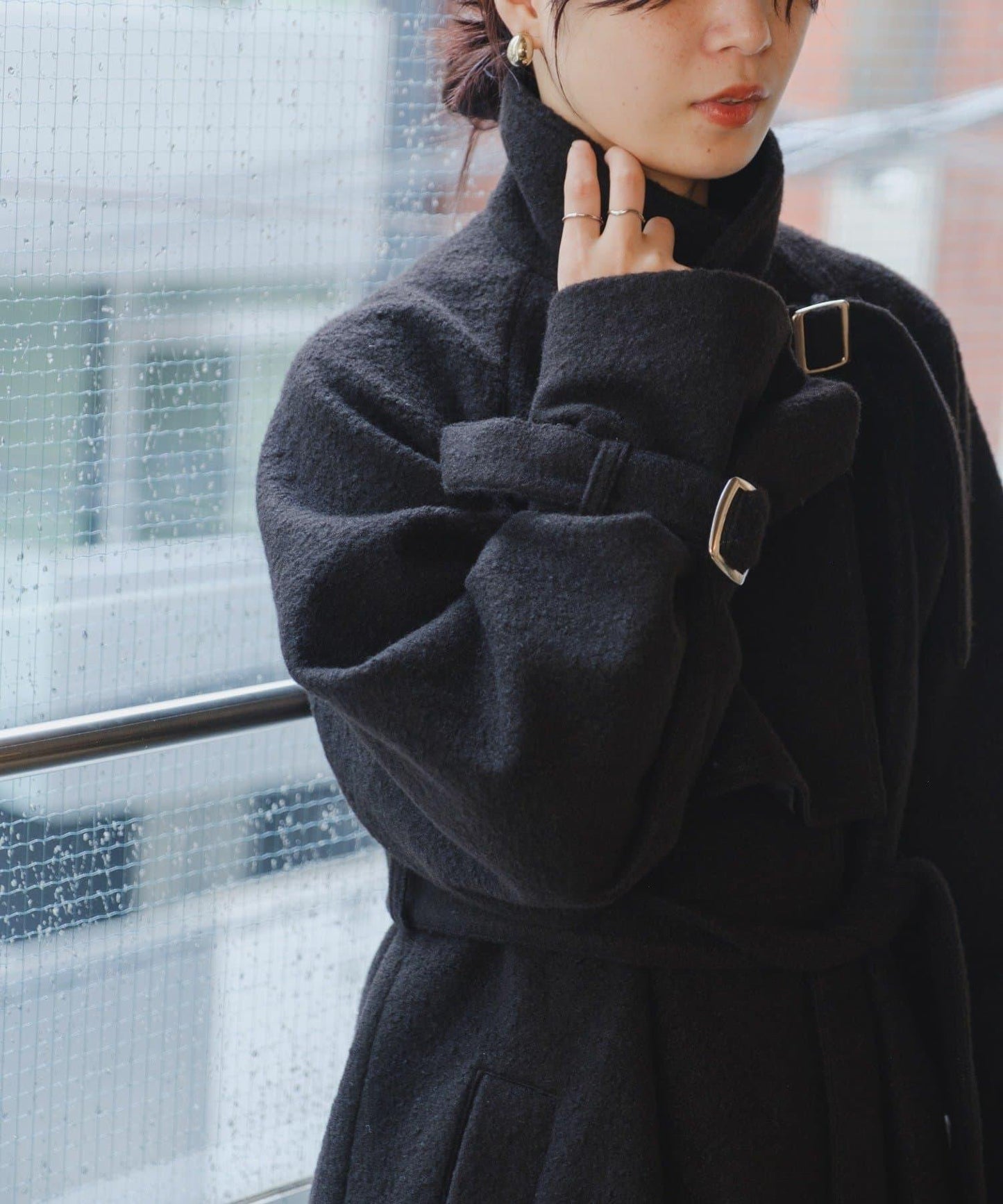 高領喇叭袖大衣