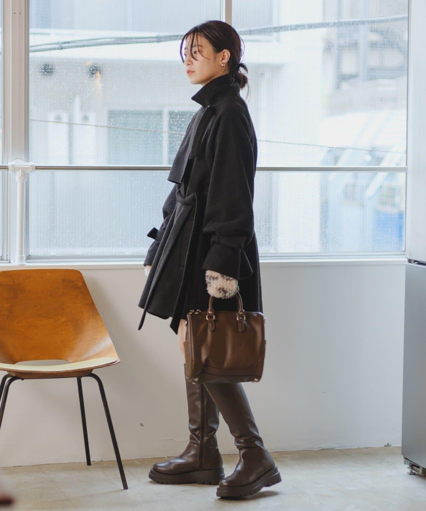 高領喇叭袖大衣