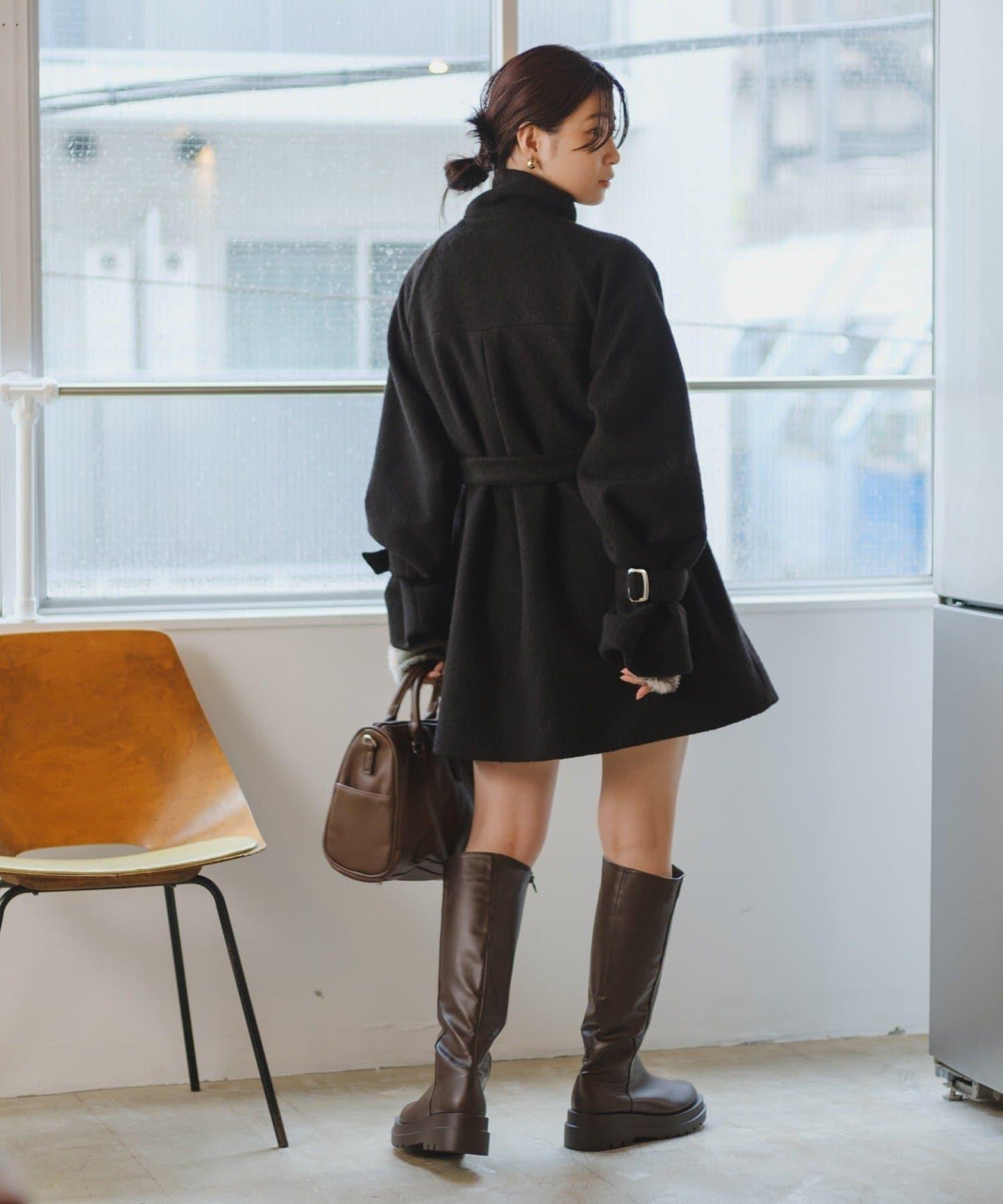 高領喇叭袖大衣