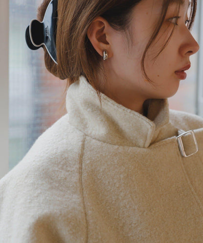 高領喇叭袖大衣