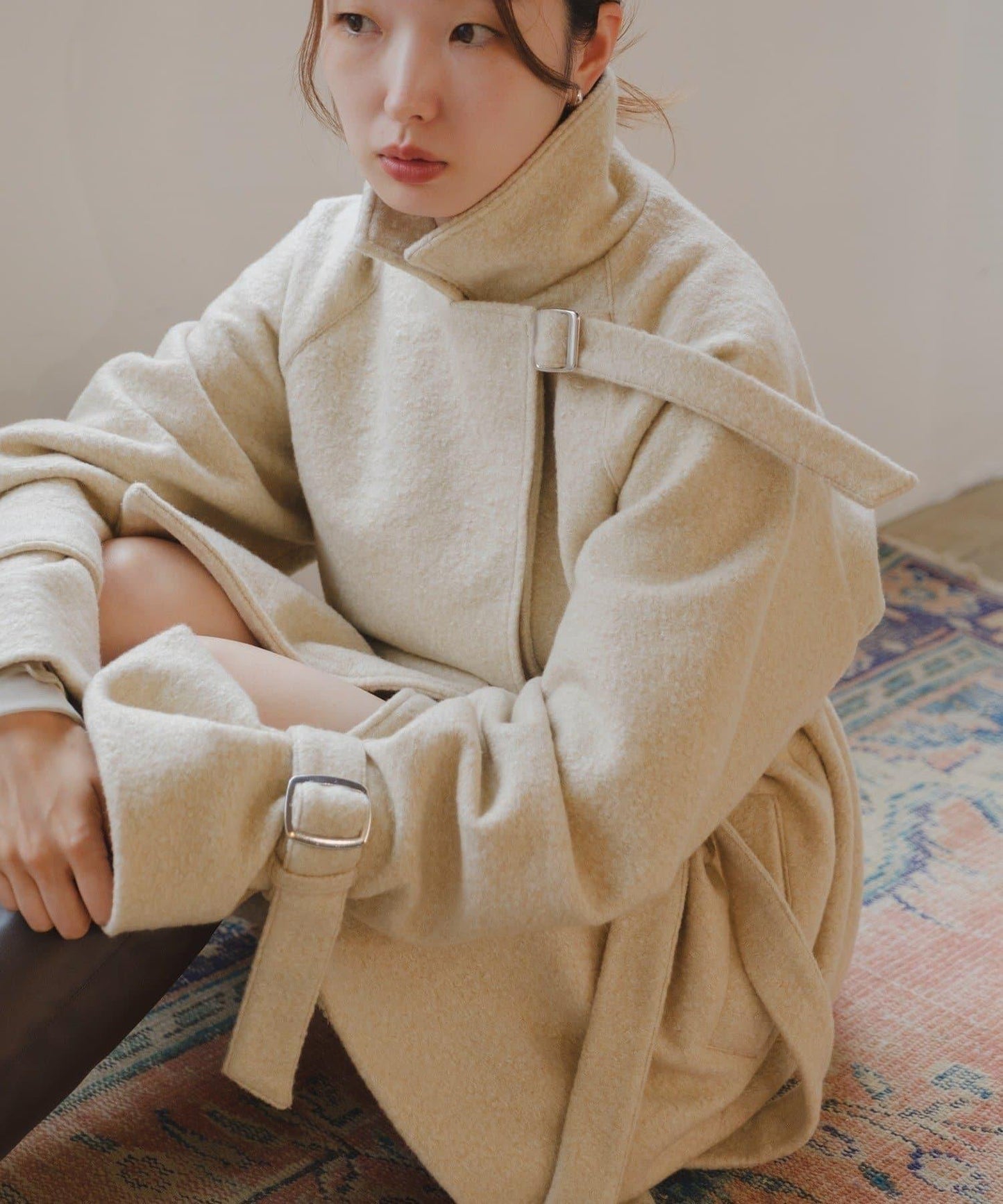 高領喇叭袖大衣