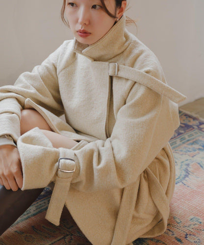 高領喇叭袖大衣