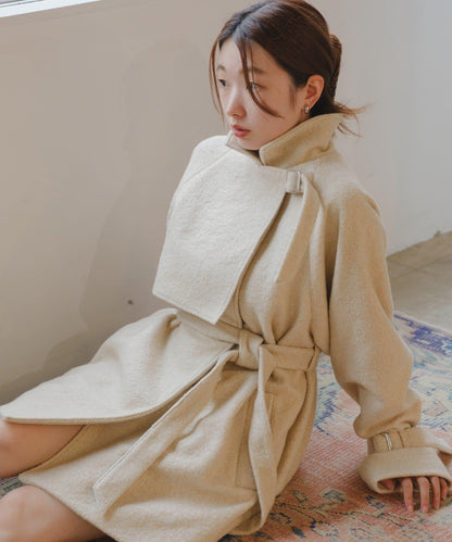 高領喇叭袖大衣