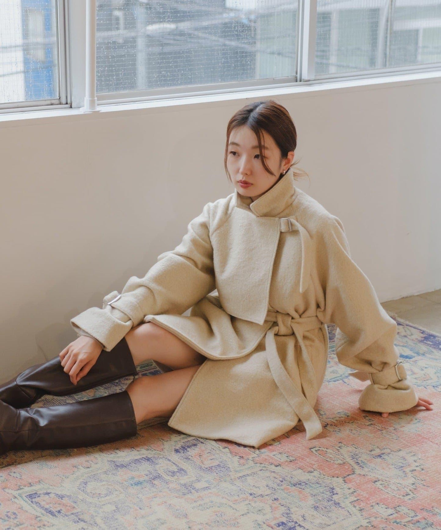 高領喇叭袖大衣