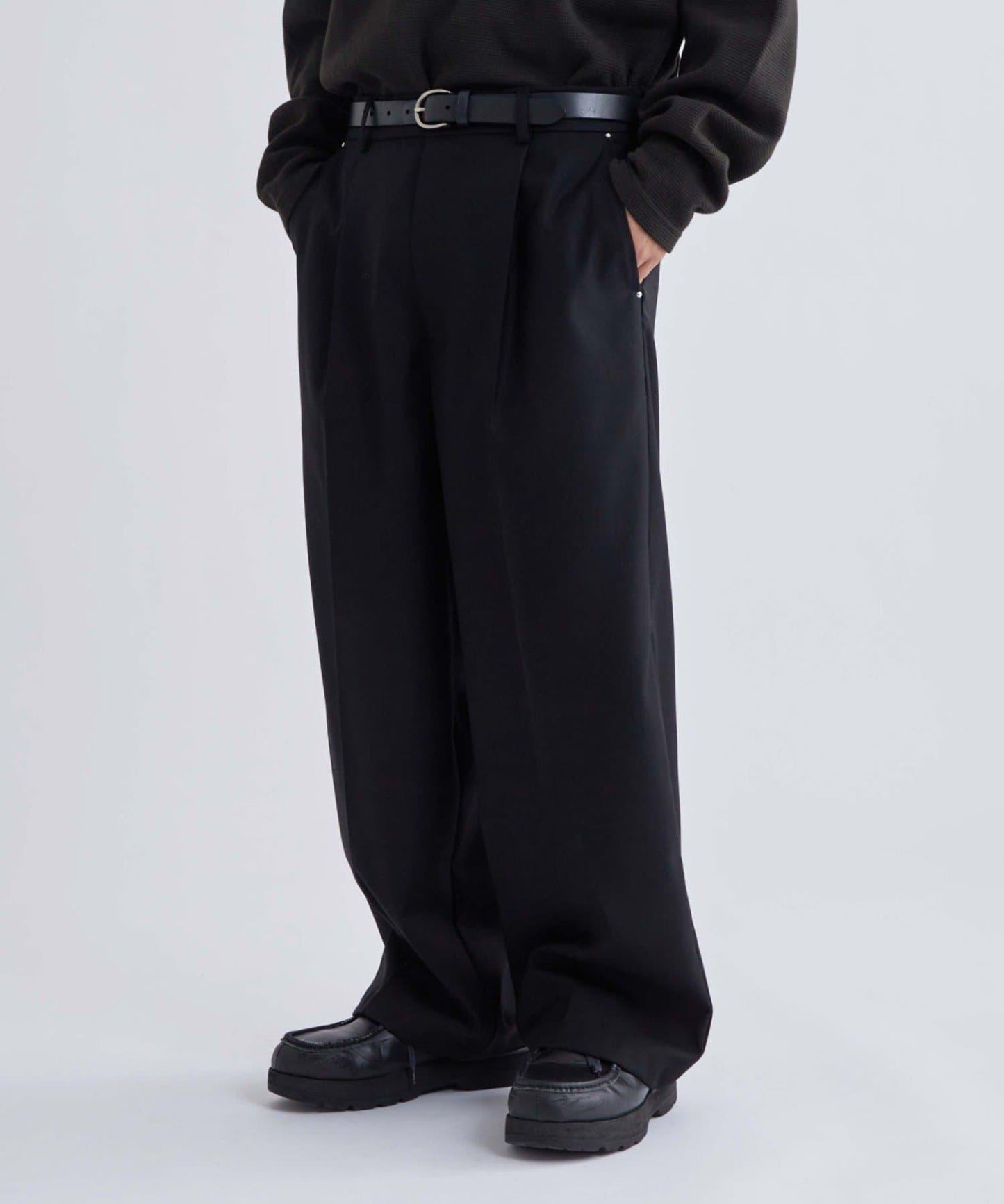 【KOOKY’N】TR單褶錐形休閒褲