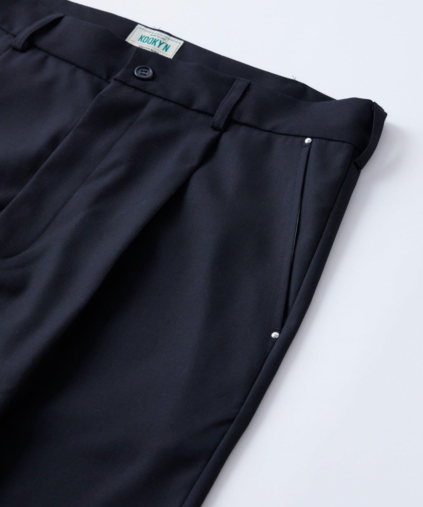 【KOOKY’N】TR單褶錐形休閒褲