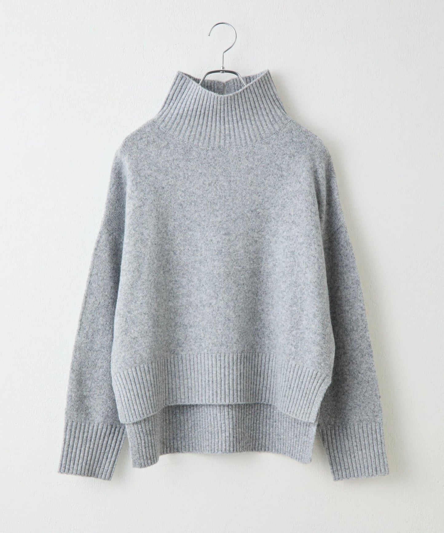 柔軟高領針織衫