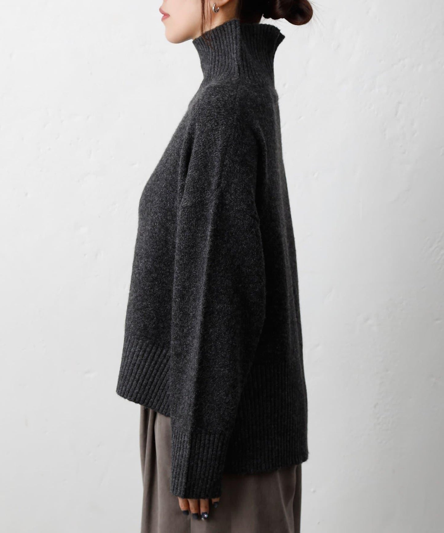 柔軟高領針織衫